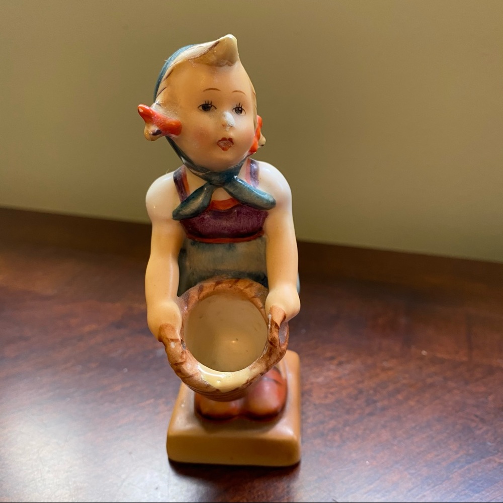 Hummel Goebel Sister Hummel basket girl flowers